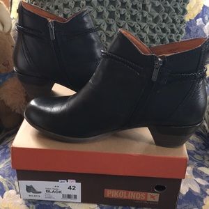 Pikolinos Black Leather Booties